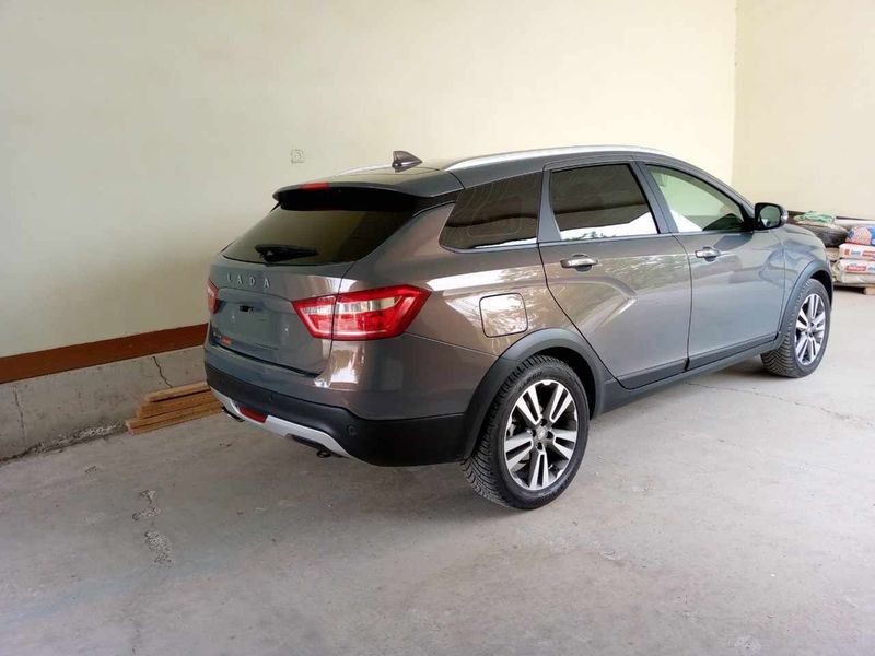 Lada Vesta SW Cross 1.6 motor 2022-yil Lada Vesta SW Cross 1.6 motor 2022-yil