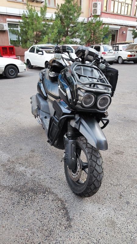 Skuter Tank holati yaxshi Skuter Tank holati yaxshi
