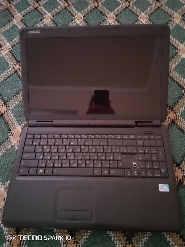 Asus noutbuk sotiladi