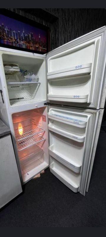 Xaladelnik. Sotiladi. Xaladelnik. Sotiladi.