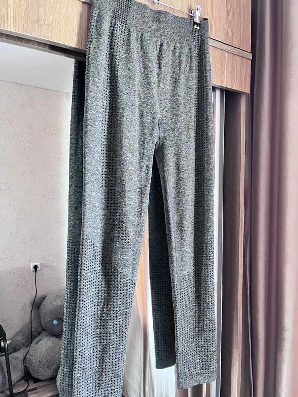 Продаются лосины спортивные!Leggings sotiladi!