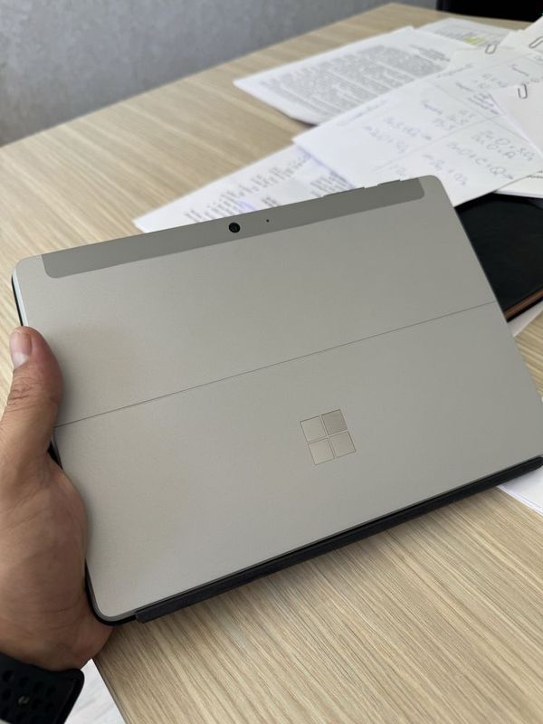 Продам свой Microsoft Surface Go 3 в идеальном состоянии Продам свой Microsoft Surface Go 3 в идеальном состоянии