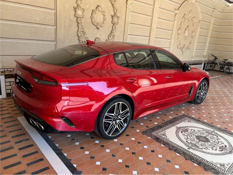 Kia stingir 3:3 twin turbo