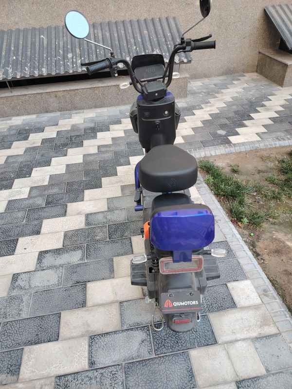 QIu Motors Skuter sotiladi kelishamiz aloqaga chiqilar QIu Motors Skuter sotiladi kelishamiz aloqaga chiqilar