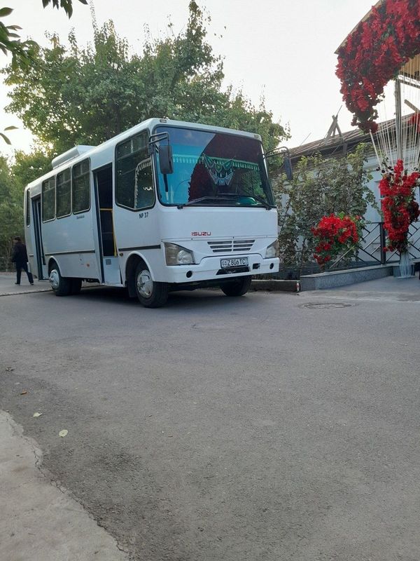 AVTOBUZ Isuzu sotilad AVTOBUZ Isuzu sotilad
