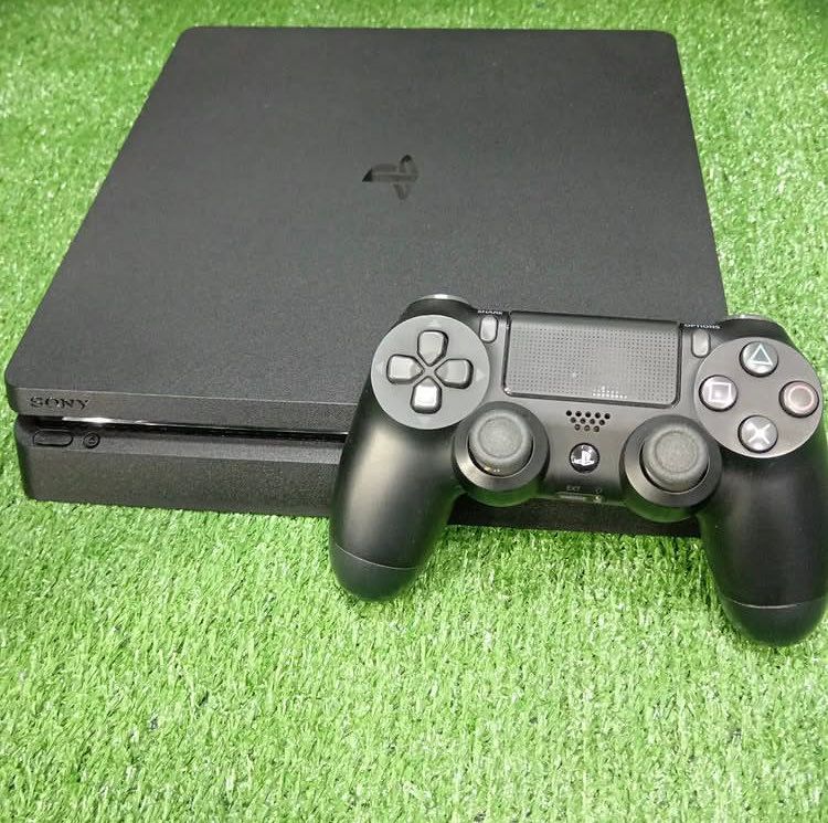 Playstation 4 Silm Playstation 4 Silm