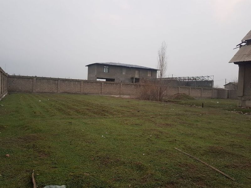 Продается дача под строительство , имеется артизанская вода,газ,свет Продается дача под строительство , имеется артизанская вода,газ,свет