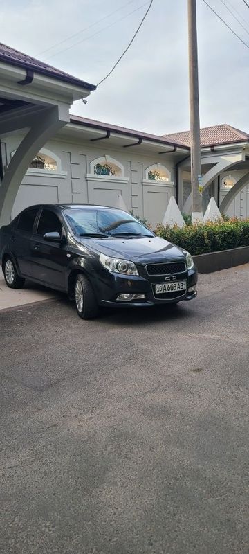Moshina Holati yaxshi kraskalari toza