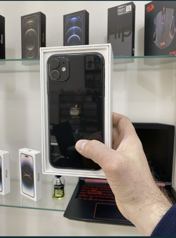 iphone 11 , 128 gb, мокрий цвет, емкость 80 , 270$ договорная.