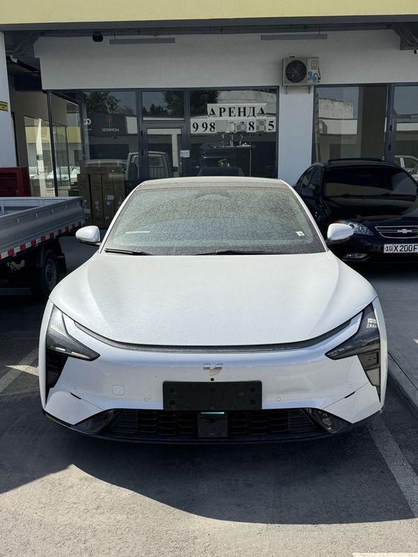 Ji YUE 07 Spor car