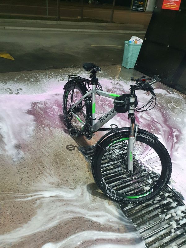 Velosiped bor sotiladi Velosiped bor sotiladi