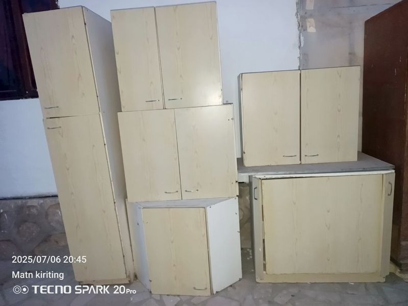Kuhni mebel sotiladi narxini kelishtiramiz Kuhni mebel sotiladi narxini kelishtiramiz