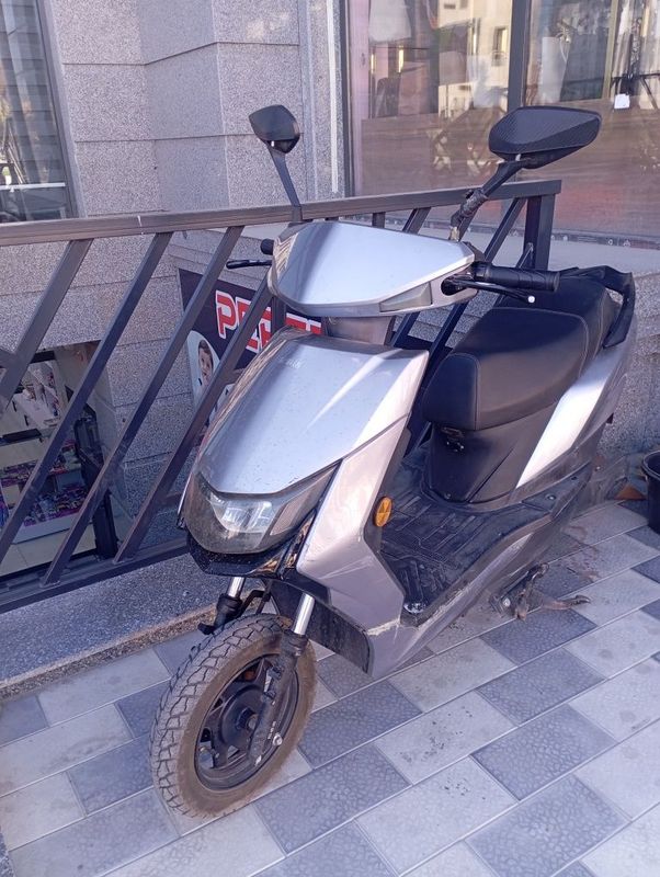 Skuter elektronni Skuter elektronni