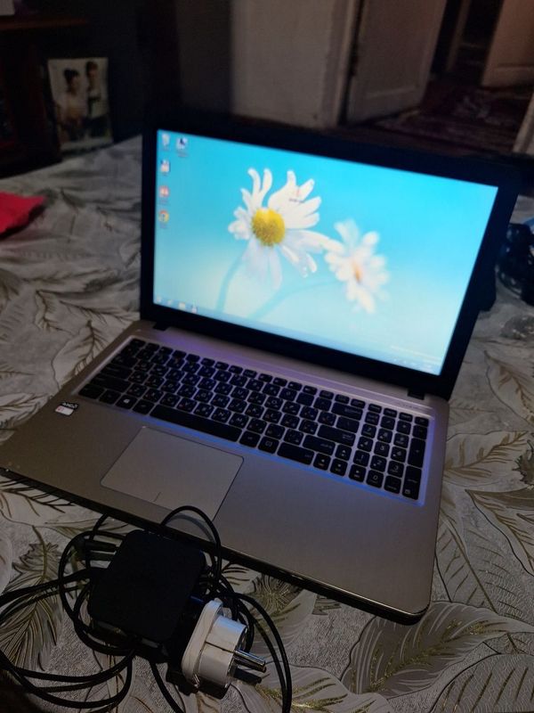 Notebook Asus sotiladi 256 gb Notebook Asus sotiladi 256 gb