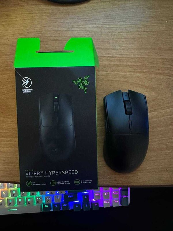 срочна продам razer viper v3 hyperspeed (black)