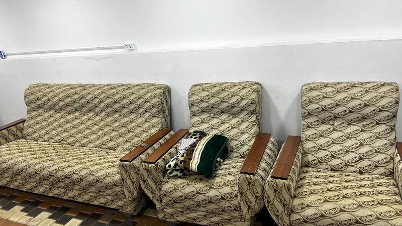 Divan kreslo sotiladi Divan kreslo sotiladi