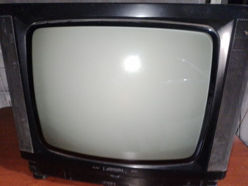 Televizorlar sotiladi holatlari yaxshi Televizorlar sotiladi holatlari yaxshi