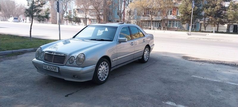 Mercedes-Benz W210