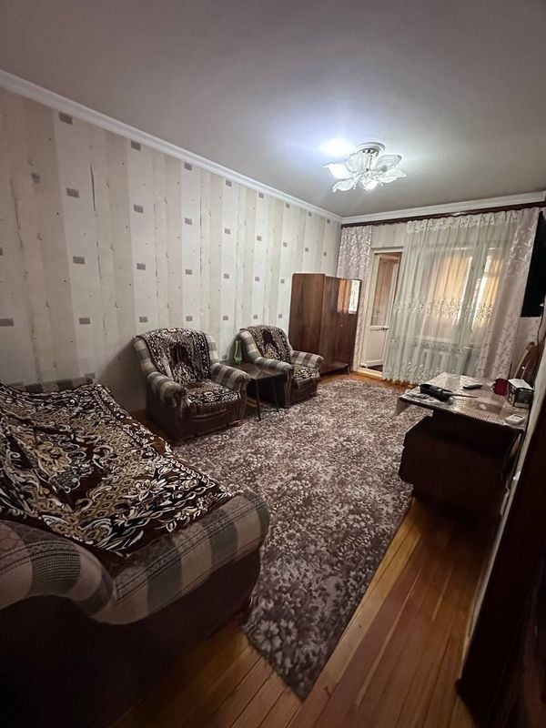 Сдаётся 3/1/5 на м-в Карасу 2 Сдаётся 3/1/5 на м-в Карасу 2