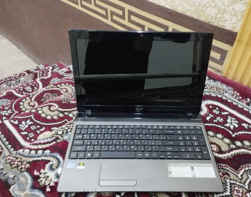 ASER notbook Sotiladi. Xotira 500 GB OZU-6 ZAaryat 20 minutga yetadi