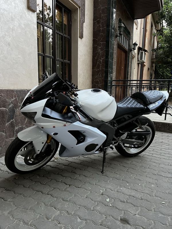Kawasaki zx-6r sotiladi. Kawasaki zx-6r sotiladi.