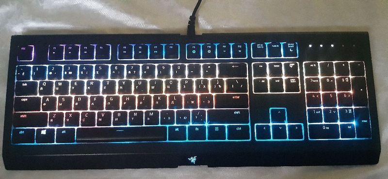 Продам свою клавиатуру игровую Razer