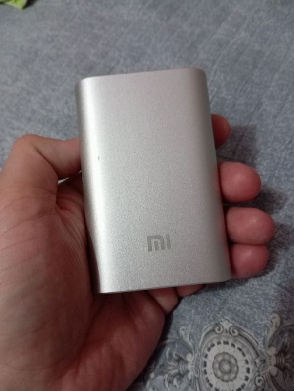 Продам Power Bank MI 9510/10000 mAh 34.23/36 Wh.