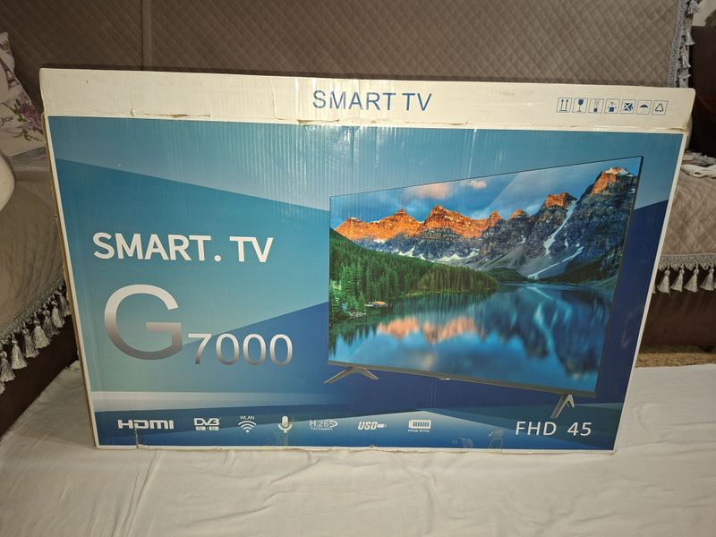 Срочно продам телевизор 45 дюймов Smart TV новый гарантия 3 года есть Срочно продам телевизор 45 дюймов Smart TV новый гарантия 3 года есть