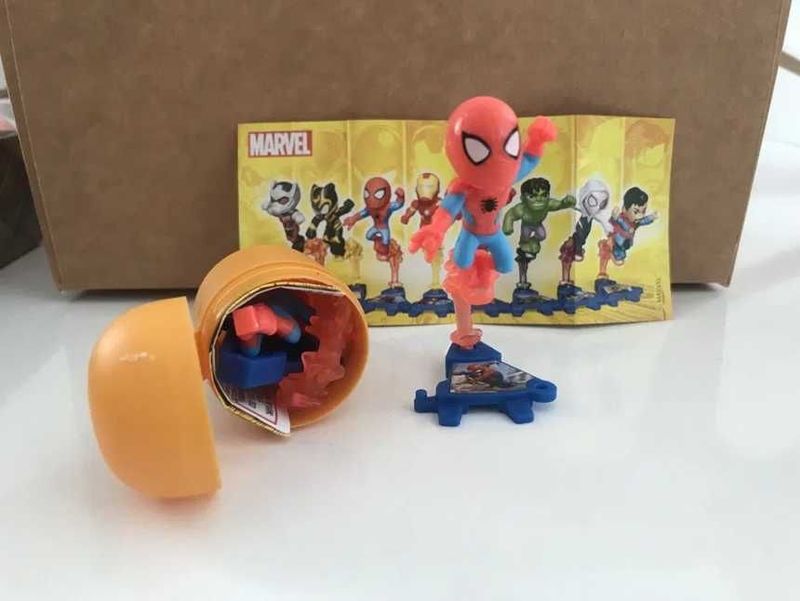 kinder Супергерои Marvel из киндер сюрприз Человек Паук Чёрная Пантера kinder Супергерои Marvel из киндер сюрприз Человек Паук Чёрная Пантера