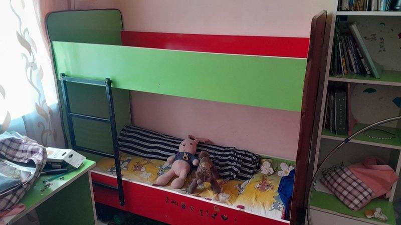 Детский двухэтажный кроват Детский двухэтажный кроват