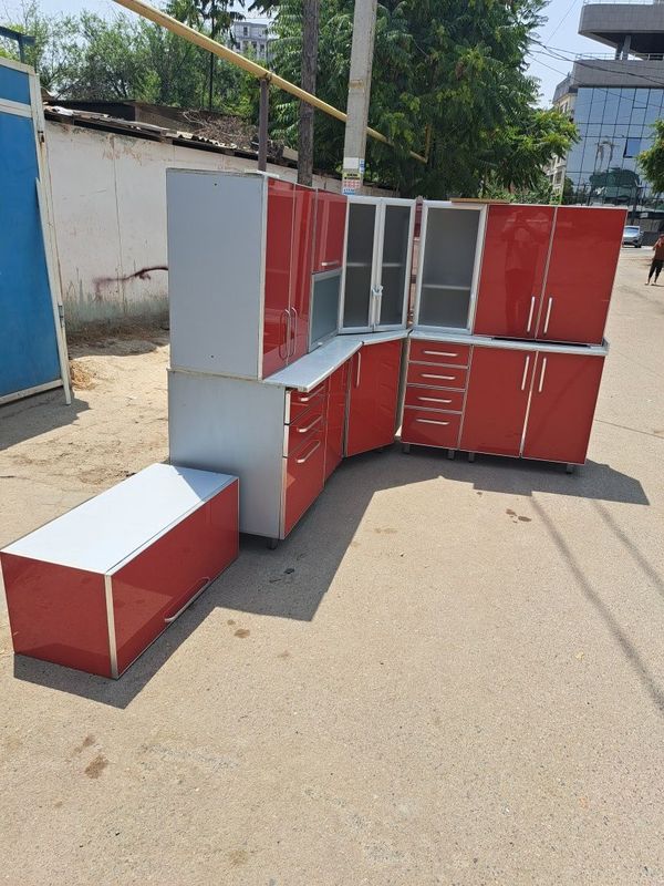 продам кухонной из акрила отличное состояние продам кухонной из акрила отличное состояние