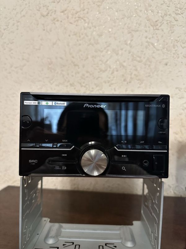 Pioneer FH-S709BT magnitafon sotiladi