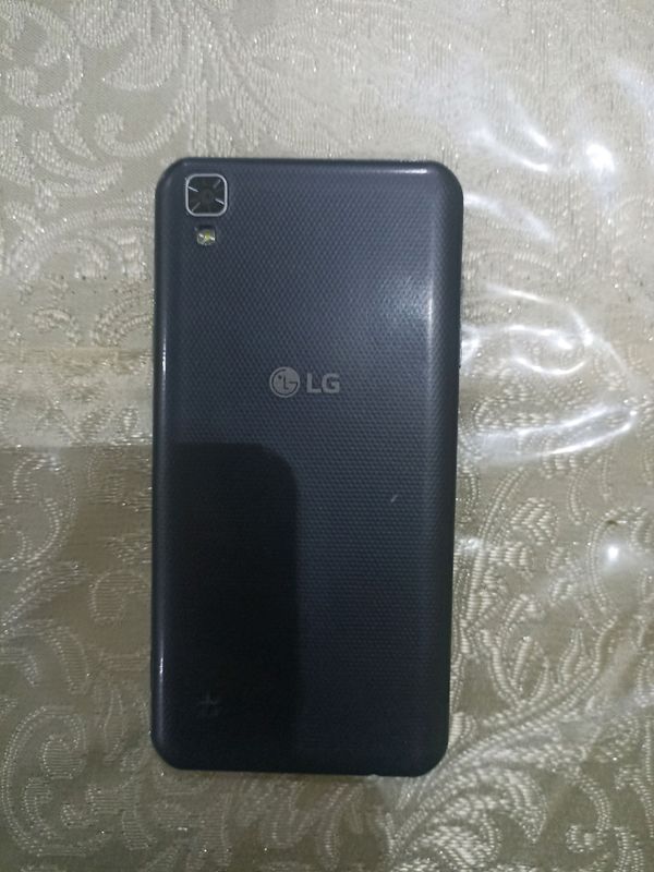 LG telefon hamma narsa ishlaydi. batereka yoʻq LG telefon hamma narsa ishlaydi. batereka yoʻq