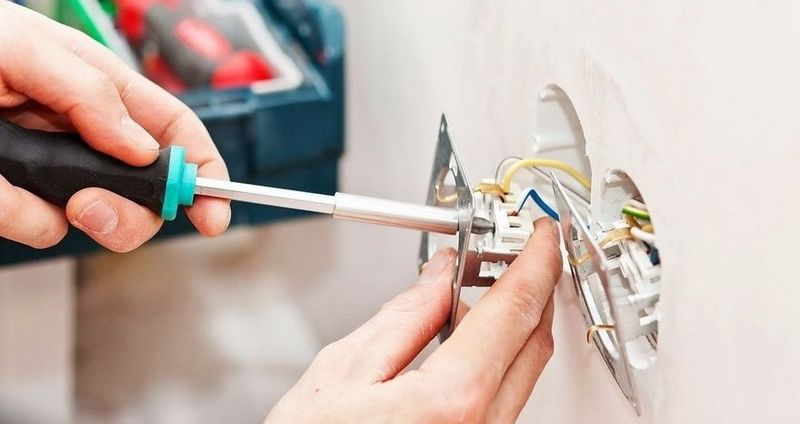 Elektrik xizmatlari mavjud Elektrik xizmatlari mavjud