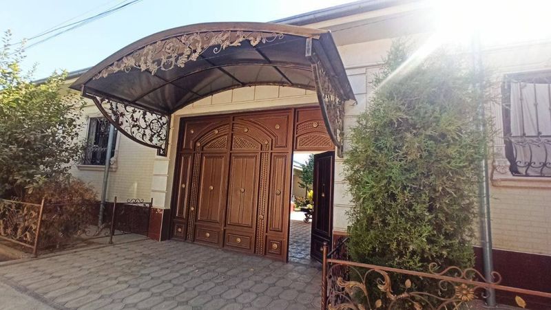 Срочно продаю участка Олим полвон 5,50 суток 7 комната