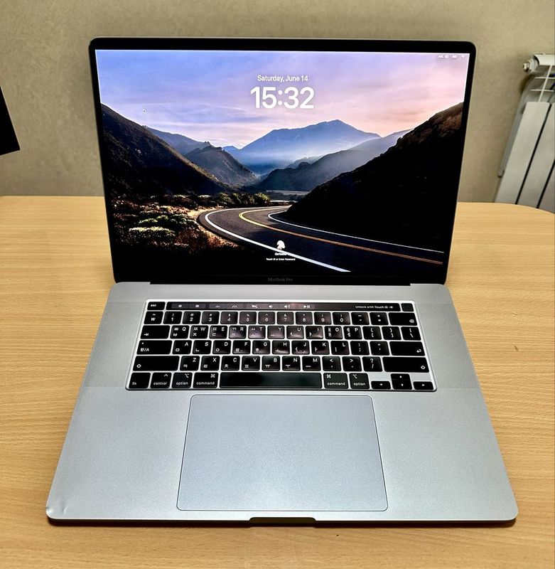 MacBook Pro 16 inch 2017 i7/ 16GB/512GB MacBook Pro 16 inch 2017 i7/ 16GB/512GB