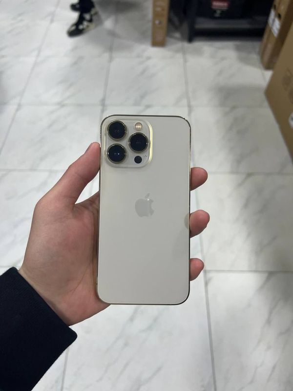 Срочно продам iPhone 13 Pro