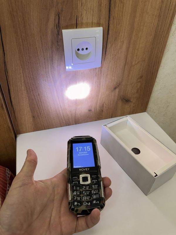 Tank telefon moshniy antenna batarey fonar Tank telefon moshniy antenna batarey fonar