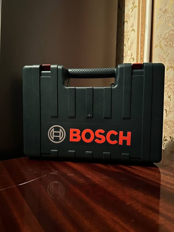 Продаётся перфодрель bosch