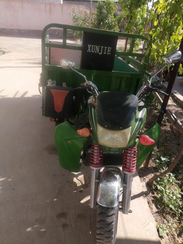 1,5 tonna yuk oladi xolati yaxshi 1,5 tonna yuk oladi xolati yaxshi