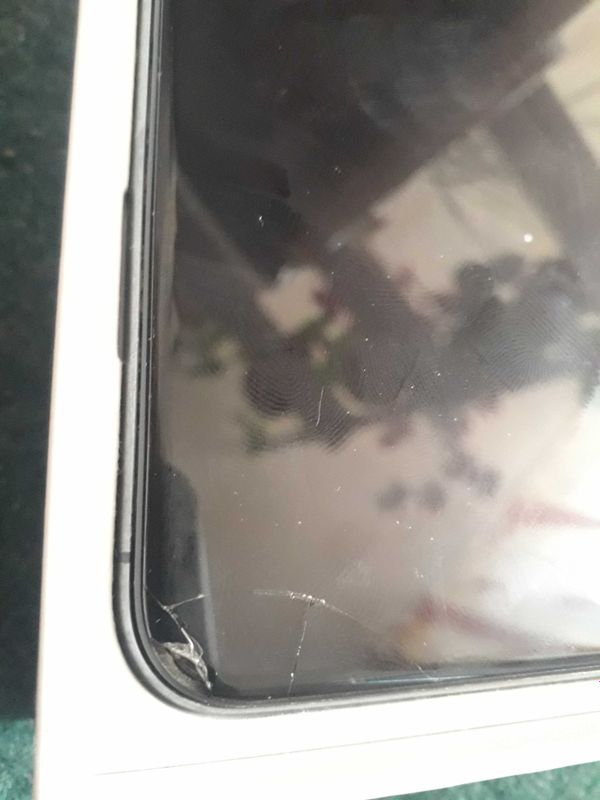iPhone X Экран сломан
