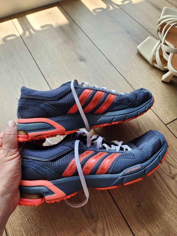 Женские кроссовки Adidas Женские кроссовки Adidas