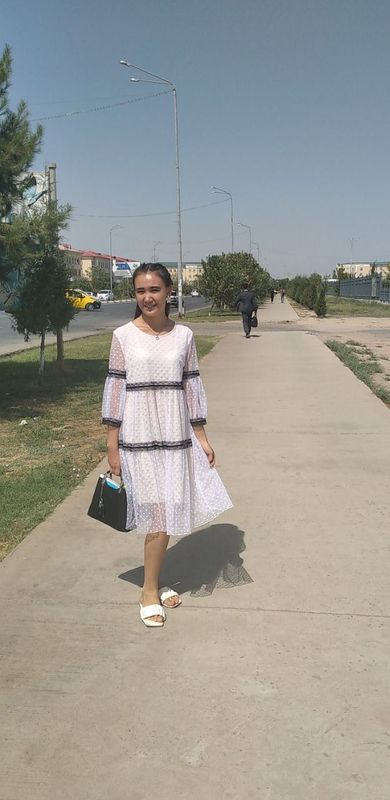 продам платье и костюмчик