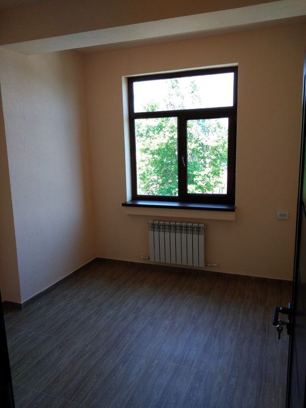 Эшангузар бетонка 51м² 3 кабинета 3й этаж под офис Эшангузар бетонка 51м² 3 кабинета 3й этаж под офис