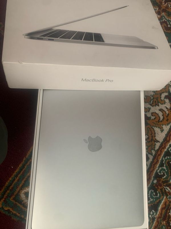 Apple macbook pro i5 Apple macbook pro i5