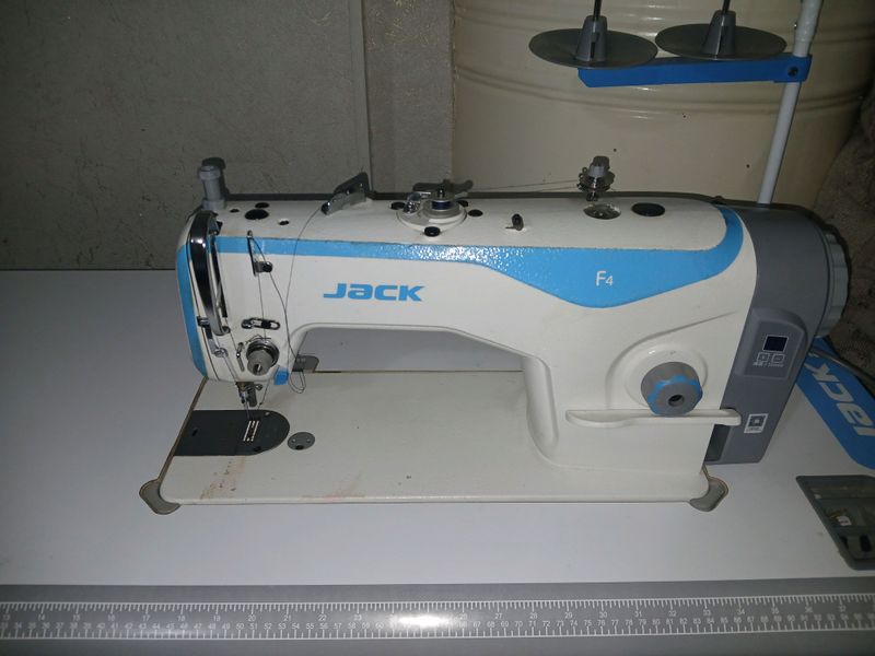 Tikuv moshina JACK F4 Tikuv moshina JACK F4