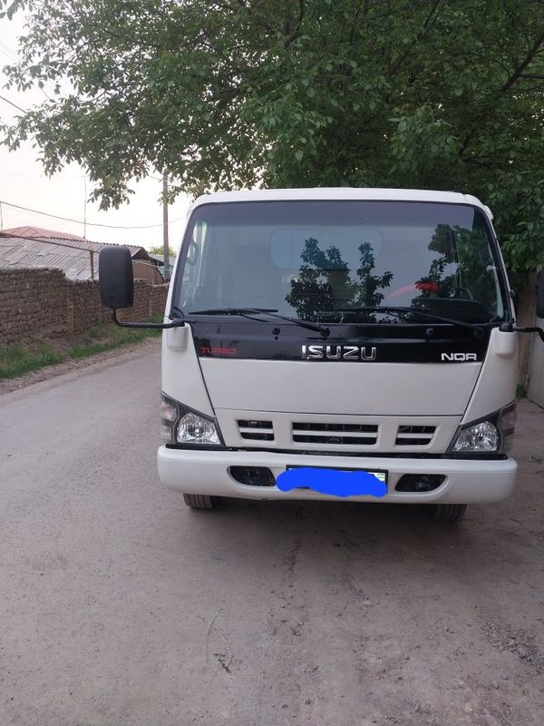 ISUZU сотилади 2015 йил завод самасвал ISUZU сотилади 2015 йил завод самасвал
