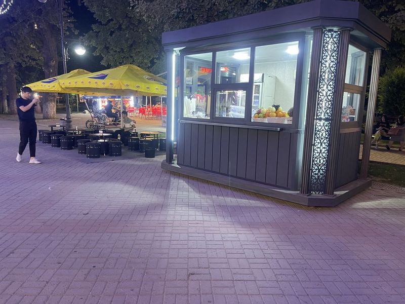 Сдаётся в аренду магазин fasfud fresh bar 3 v 1 в в два бродве братвей