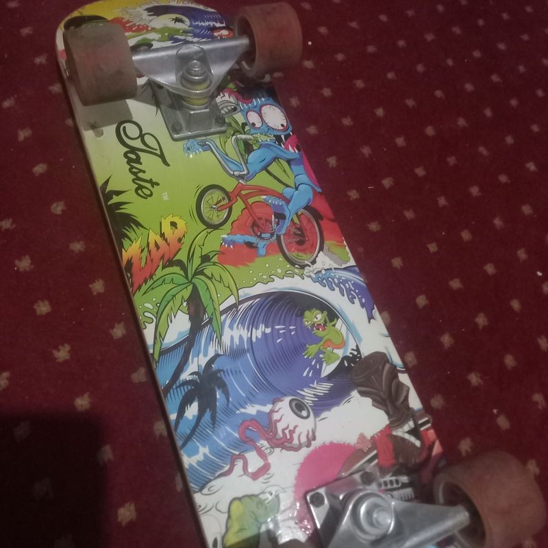 Skateboard sotiladi Skateboard sotiladi