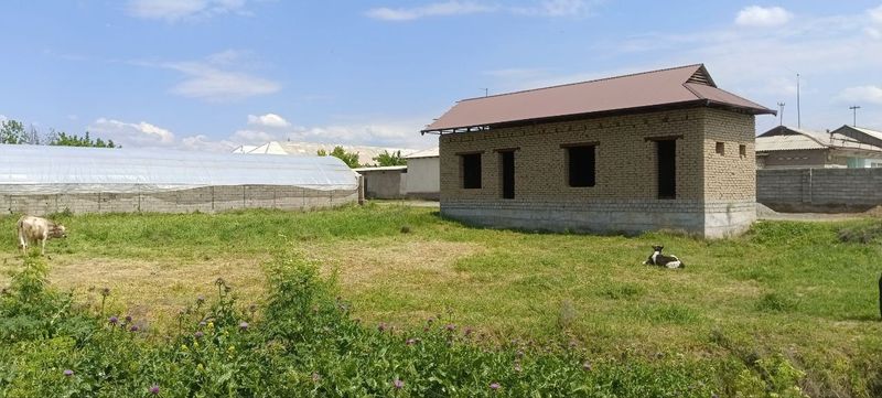 Uchastka 9 sotix 3 xonali uyi bor Uchastka 9 sotix 3 xonali uyi bor